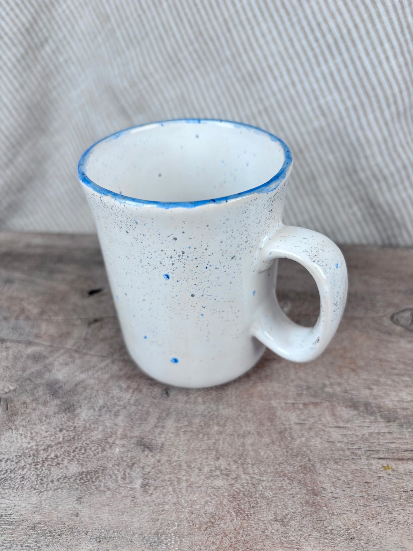 Keraminis puodelis su ąsele