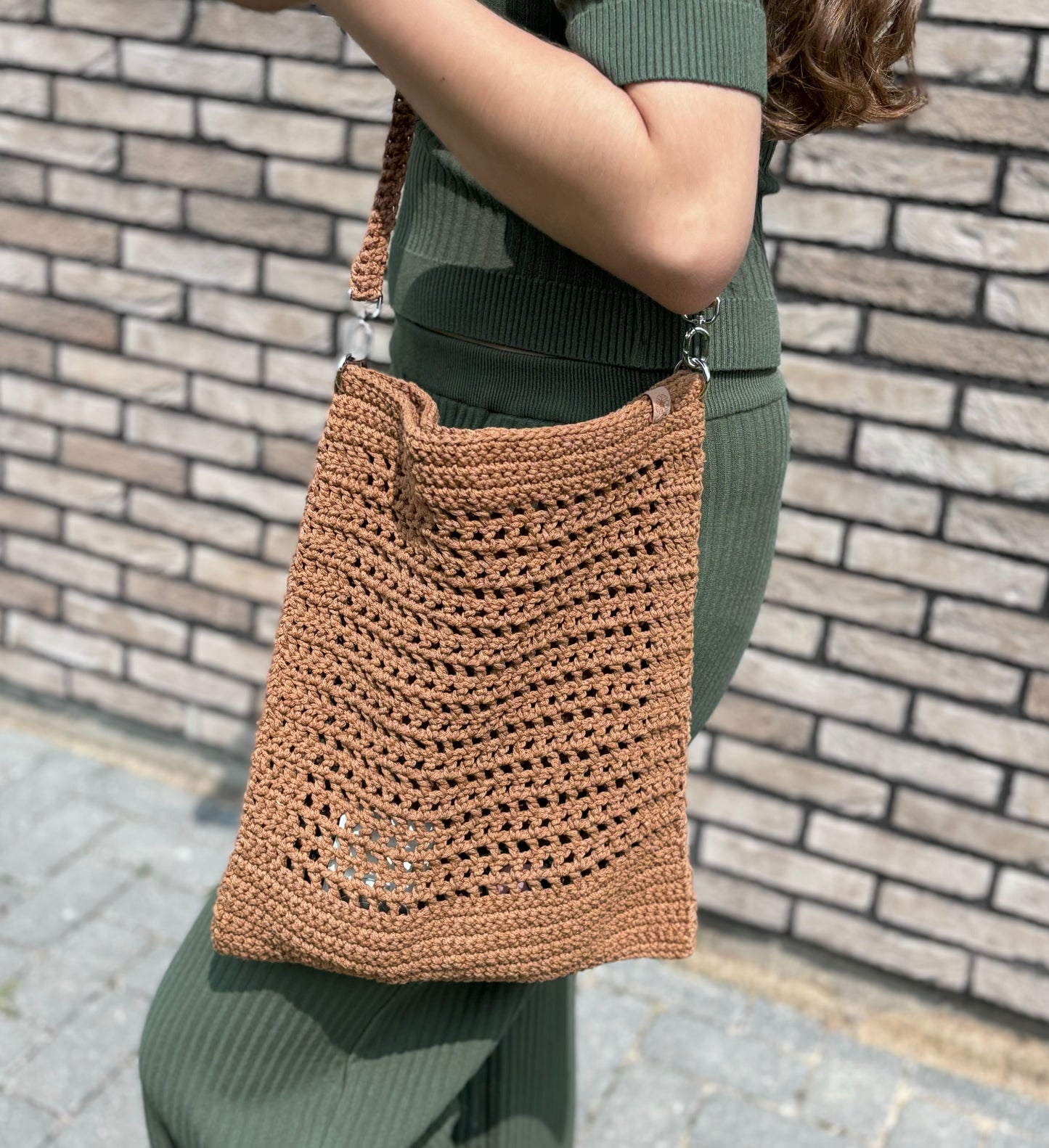 Nerta rankinė „kakava“